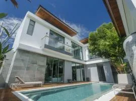 Teak 5 Bedroom Luxurious Pool Villa Bangtao Beach
