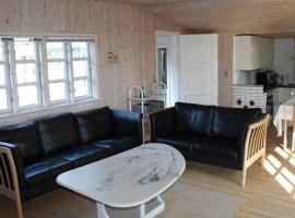 6 person holiday home in Nexø โรงแรมในBalke