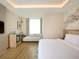 Riviera Sarovar Portico Pathankot: Pathankot şehrinde bir otel