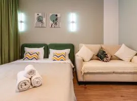 Яркая студия в Meridian Apartments -170