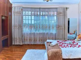 Cosy 5 bedroom in Garden city