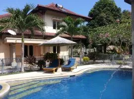 龙目岛库塔纱丽茵假日公园