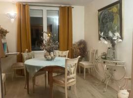 Chambre chez l'habitant, hotel in Donville-les-Bains