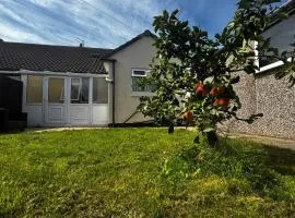 Chic 2-Bed Loft Bungalow, Cleveleys, Near Beach