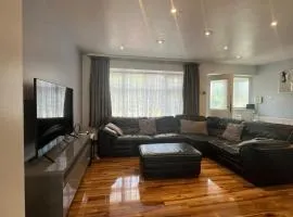 Concord House, 3 bedroom house, 2 baths in Rainham,