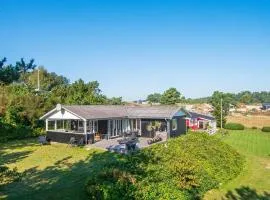 6 person holiday home in Ebeltoft