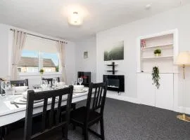 3 Bedroom Flat - Free Parking