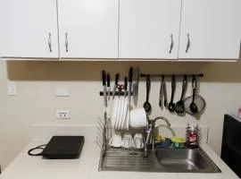 7F Cozy 2BR Condo - Central Location