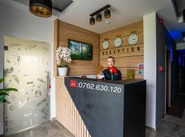 PRESIDENT by Trattoria, hotel com estacionamento em Măldăeni