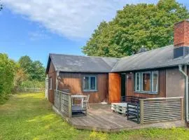 Nice Home In Gotlands Tofta With Wifi