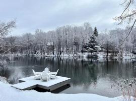 Lake House, Fire Pit, Games Magnolia Lake House, ξενοδοχείο σε Ferndale