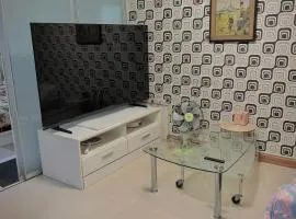 Stylish Bangkok Condo Furnished, Pool View Prime Location