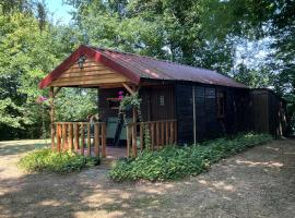 Mon chalet dans le Perche, chal&eacute; alpino em Charbonni&egrave;res