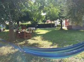 Casa di Adele con giardino privato a 150 mt dal mare