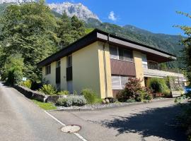 Ferienwohnung Efibach 41, hotel a Silenen