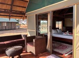 Mwamfushi Safari Lodge, cabin in Mulola