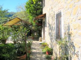 Cottage in Marliana with Private Pool, hotel a Marliana