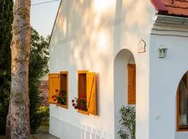 D9 Cottage