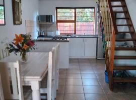 Bush Beach Safari Accommodation, hotel en Jeffreys Bay