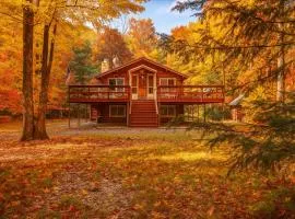 Fall Foliage Chalet I EV Charger Sauna I Hot Tub I Movie Room & Firepit I PET Friendly