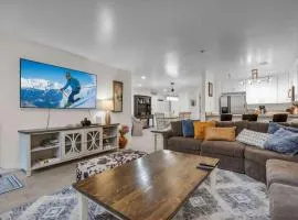 2BDR Condo Stunning Location in Town