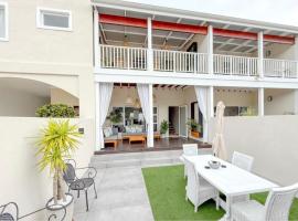 Coastal Bliss Getaway Awaits!, hotel in Keurboomstrand