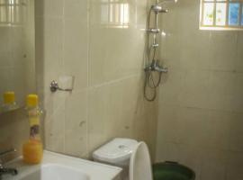 Gambiyaarental, hotel in Jabang