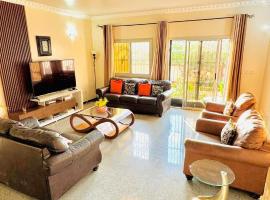 Spacious, modern Yaound&eacute; villa, căsuță din Yaound&eacute;