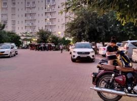 Hotel Krishna Palace, hotel en Chhatikara