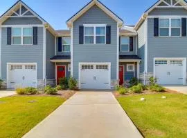 Modern Townhome with Patio 7 Mi to Dtwn Cartersville
