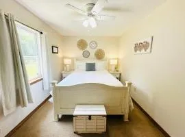 Milk Hand House.. Peaceful 1 bedroom cabin