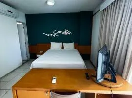 Praia do Canto Apart Hotel - Apto 405 - Varanda Lateral com Vista Mar