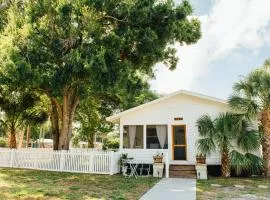 Renovated Chic Home Near Beaches, Img & Downtown