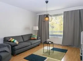 One-bedroom apartment with free parking