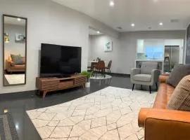 The Artisan - A Modern Mid-Century Chalet