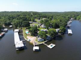 Rock Harbor Resort and Motel, acomoda&ccedil;&atilde;o com cozinha em Sunrise Beach