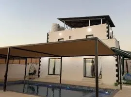 شاليه ومزرعة طبقة فحل Chalet Pella