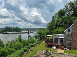 Eagle's Bluff Cabin, hotel v destinaci Morris Chapel
