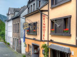 Weinhotel Hubertus Garni, hotel v destinaci Klotten