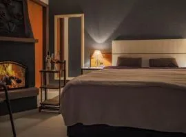 Chalé para casal com lareira, cozinha e jardim