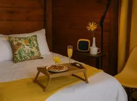 Tiny Huts Plus Free Massage Hot Tub Sauna Waterfall Nearby