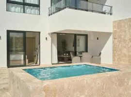 Luxury Escape Private Jacuzzi, Beach, Punta Cana SLEEP 5