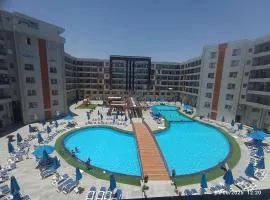 Luxury apartment with sea view and private beach access 82m