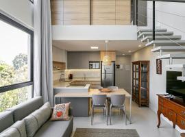 Vista Parcial do Mar | Piscina | WIFI 400mb #SAL08, Hotel in Florianópolis