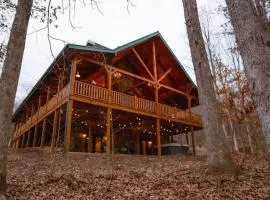 Sleeps 16! Luxury Cabin with Game Room & Hot Tub