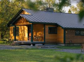 Broad Brook Cabin between Woodstock & Killington, Hotel in Bridgewater