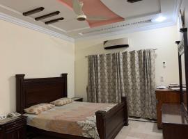 Homely Elegance Suite, apartment in Kotli
