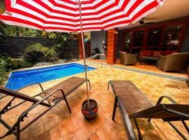 Perfect Location! Beach & Market 100m Away