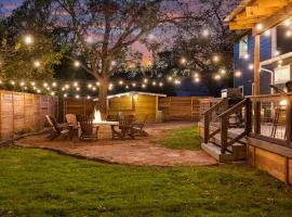Gruene Haus - Hot Tub Fire Pit & Sleeps 11