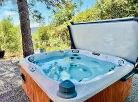 Fun for 2-Hot Tub-Dogs Ok-Near Bass Lake